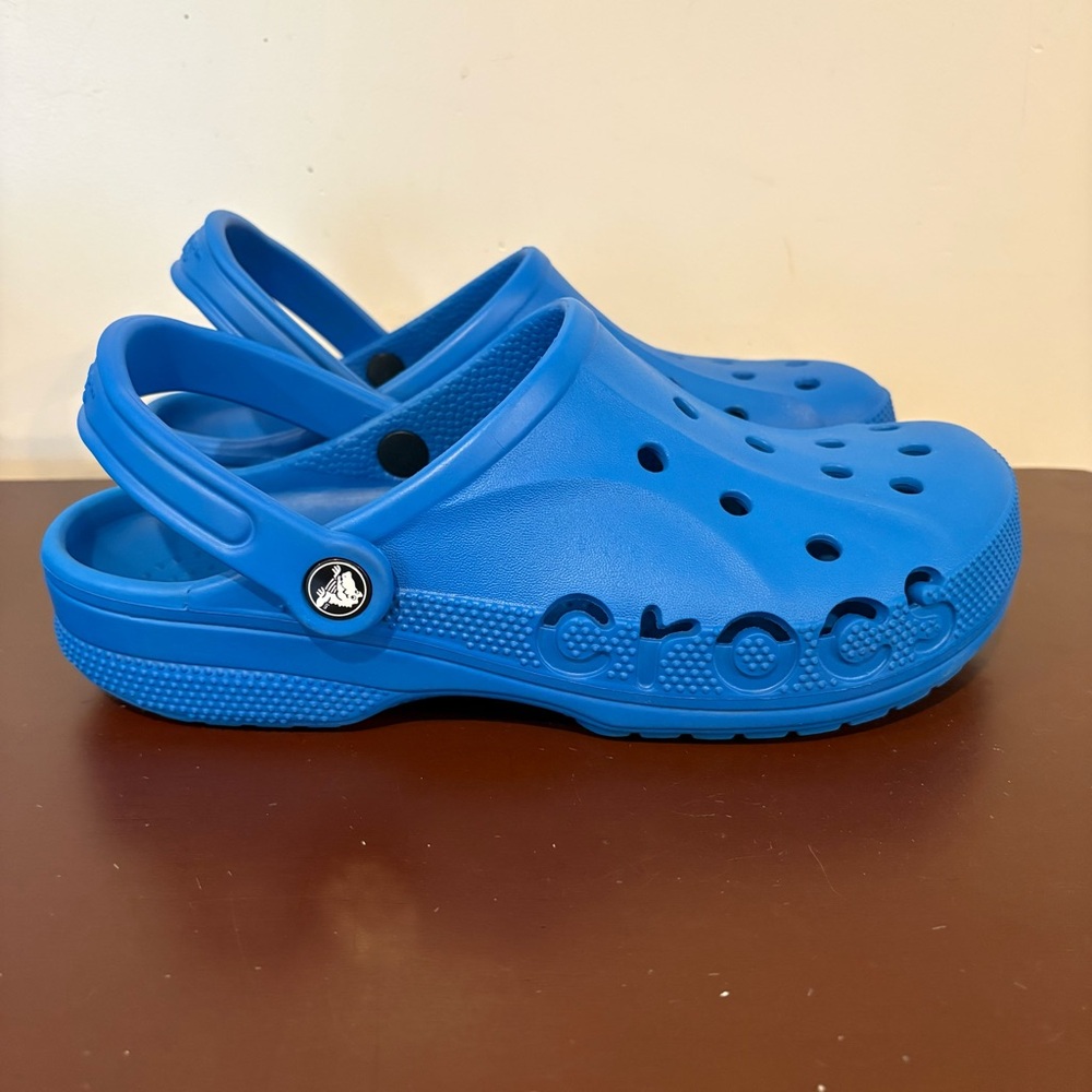 CROCS Adult Unisex Blue Clogs beach shoes W8/M10 summer water slip-ons - Picture 5 of 9